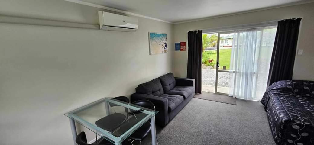 Sunnydays Motel Gisborne Buitenkant foto